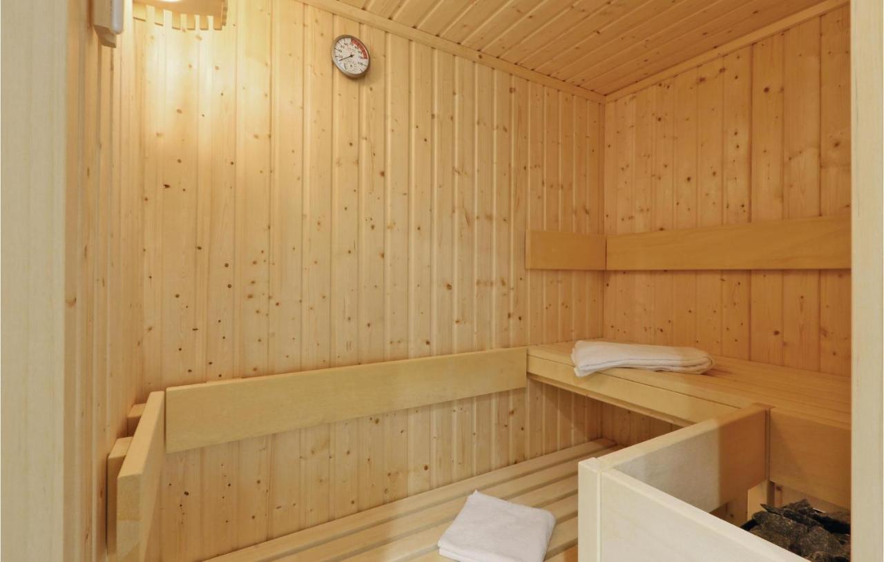 Amazing apartment in Lbeck Travemnde with 2 Bedrooms, Sauna&WiFi Lübeck Buitenkant foto